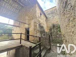 Maison de village à Saint-Marcel-de-Careiret (30330)