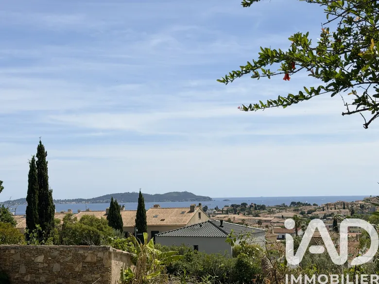 Terrain à Carqueiranne (83320) · 765 000 €