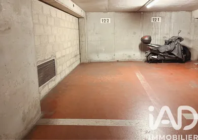 Parking in Paris (75016)