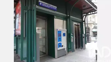 Parking in Paris (75001)