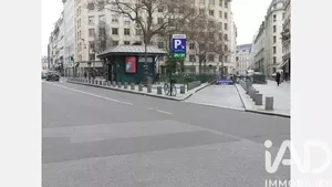 Parking in Paris (75001)