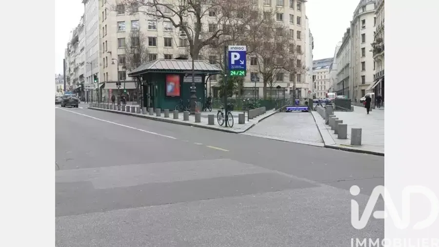 Parking à Paris (75001) photo 3