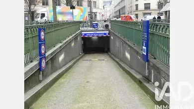 Parking in Paris (75001)