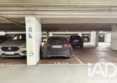 Parking in Paris (75003)