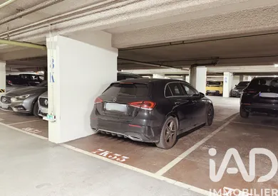 Parking in Paris (75003)