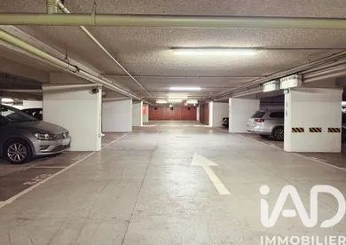 Parking in Paris (75003)