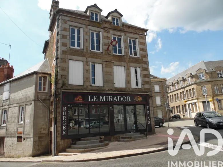 Immeuble 150 m² · à La Ferté Macé · 150 m² · 125 000 €