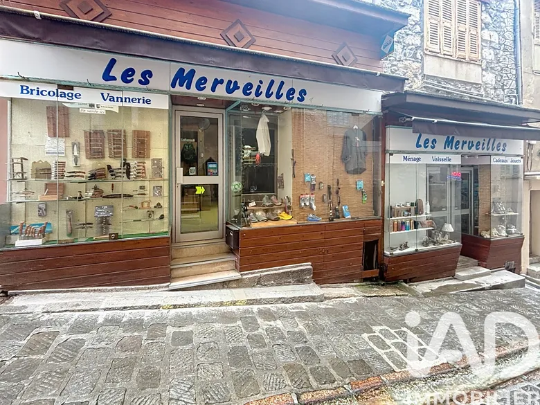 Local commercial 70 m² · à Saint-Martin-Vésubie · 70 m² · 69 000 €