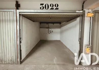 Parking in Paris (75011)