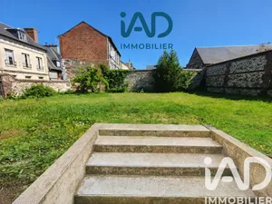 Townhouse in Quillebeuf-sur-Seine (27680)