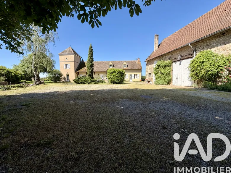 Maison 7 pièces 249 m² · à Saint-Ambreuil · 249 m² · 349 000 €