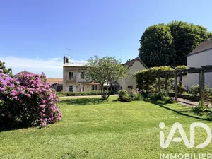 Mansion in Montfort-l'Amaury (78490)
