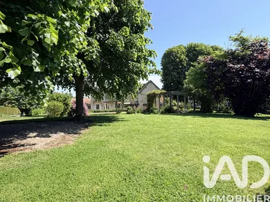 Mansion in Montfort-l'Amaury (78490)