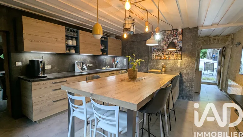 Maison 7 pièces 199 m² · à Mouthier-Haute-Pierre · 199 m² · 360 000 €
