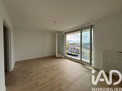 Apartment in Rosny-sous-Bois (93110)