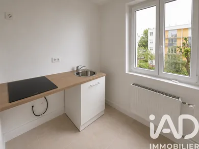 Apartment in Rosny-sous-Bois (93110)