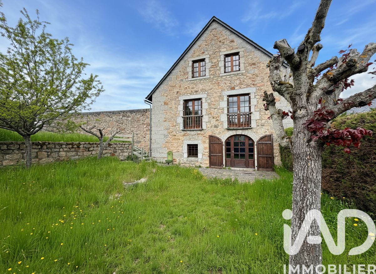 maison à Saint-Chély-d'Apcher