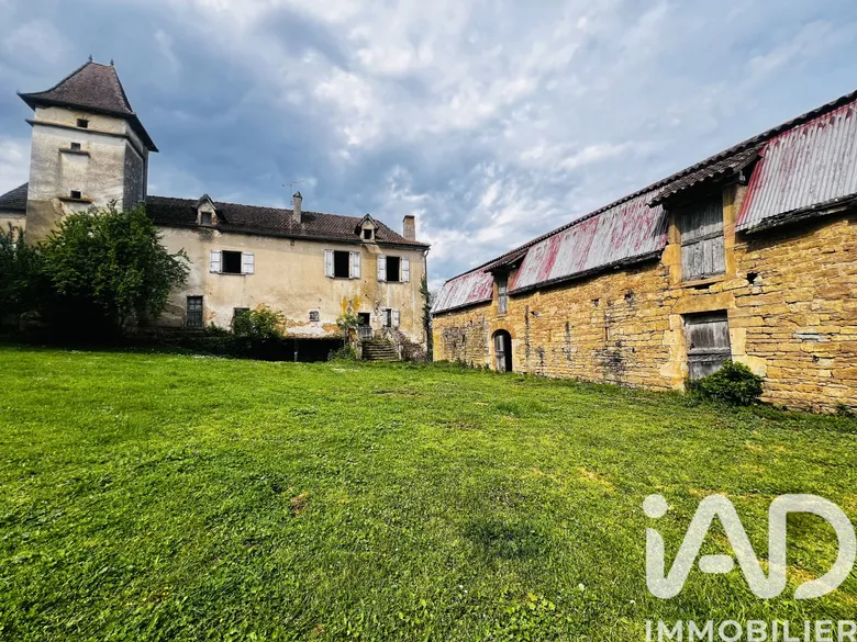 Maison 7 pièces 207 m² · à Laramière · 207 m² · 260 000 €