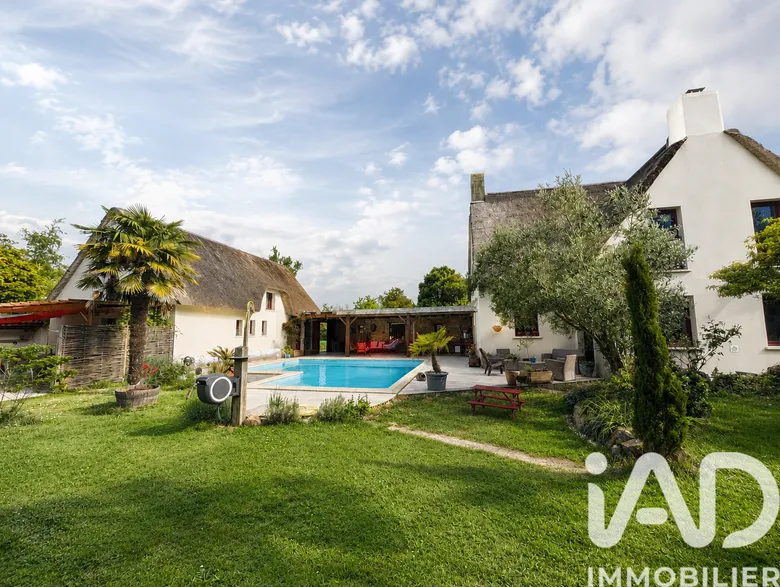 Maison 10 pièces 263 m² · à Saint-Lyphard · 262,8 m² · 850 000 €