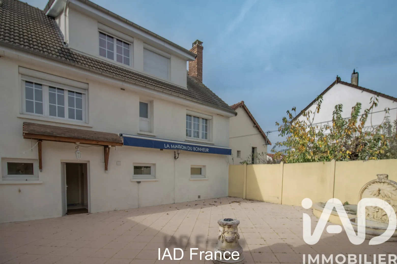 Vente maison à Trappes (78190) : maison traditionnelle 6 pièces 185 m² - 2015896 — 2