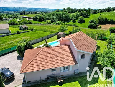 Traditional house in Saint-Marcel-Bel-Accueil (38080)