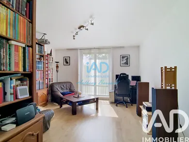 Appartement à Sainte-Geneviève-des-Bois (91700)