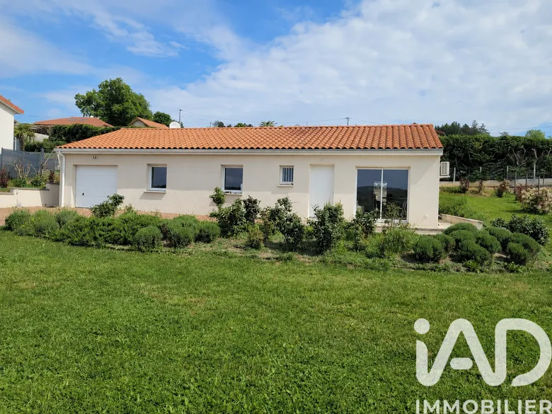 Maison 5 pièces 102 m² · à Régny · 102 m² · 260 000 €
