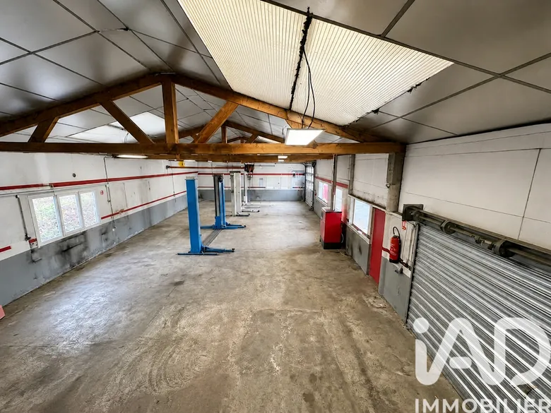 Local commercial 586 m² · à Loray · 586 m² · 525 000 €