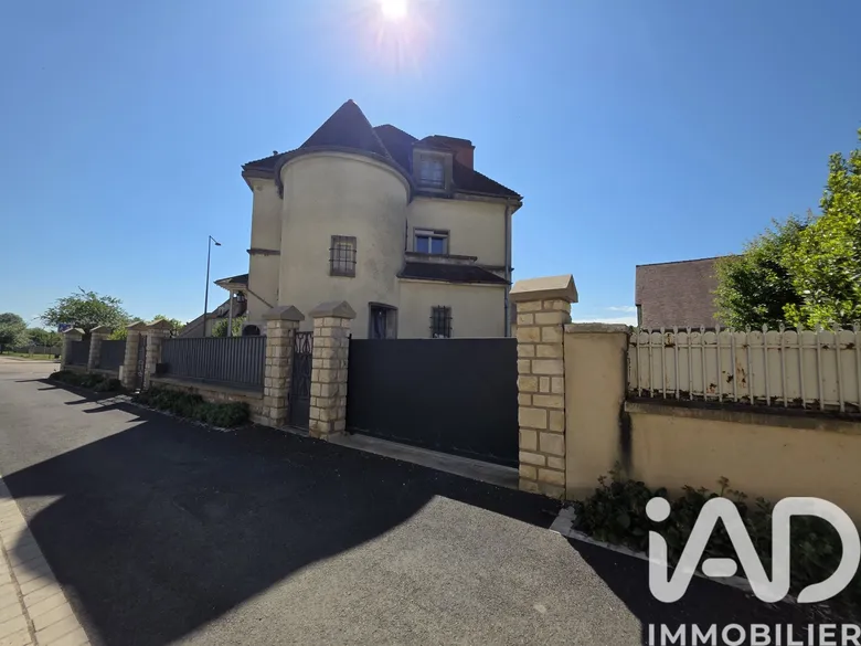 Maison 6 pièces 146 m² · à Coulanges-sur-Yonne · 146 m² · 157 000 €