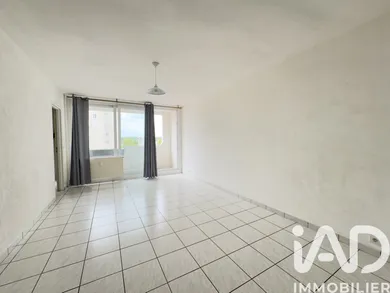 Apartment in Dammarie-lès-Lys (77190)