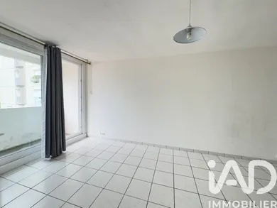 Apartment in Dammarie-lès-Lys (77190)