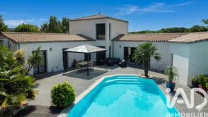 Maison d'architecte à Germond-Rouvre (79220)