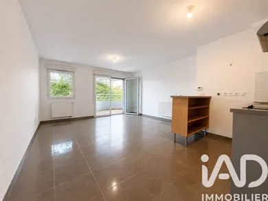 Apartment in Pessac (33600)