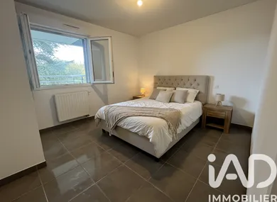 Apartment in Pessac (33600)