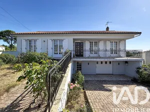 Maison traditionnelle à Azay-sur-Thouet (79130)