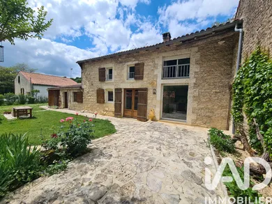 Maison de campagne à Fenioux (17350)