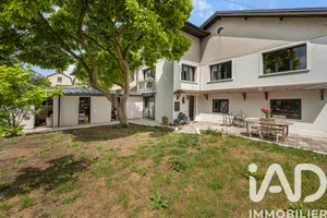 Maison à Noisy-le-Grand (93160)