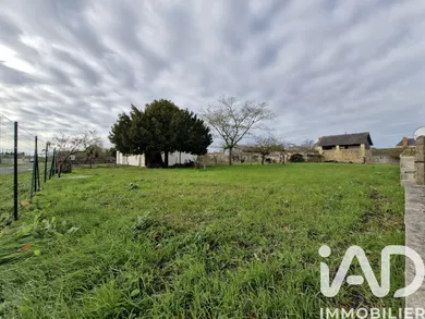 Building plot in Saint-Martin-de-Sanzay (79290)
