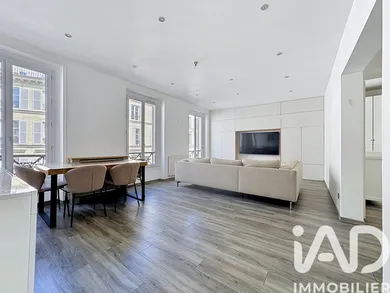 Apartment in Paris (75009)