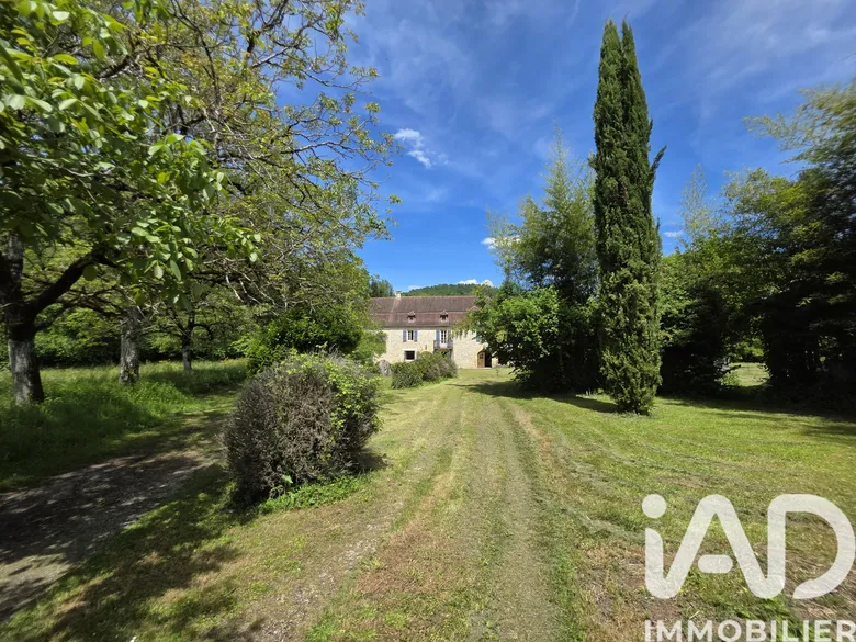 Maison 10 pièces 230 m² · à Saint-Céré · 230 m² · 430 000 €