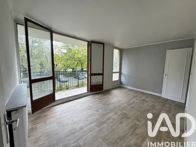 Apartment in Brunoy (91800)