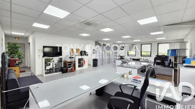 Commercial walls in Bussy-Saint-Georges (77600)