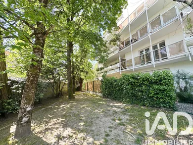 Apartment in Le Bouscat (33110)