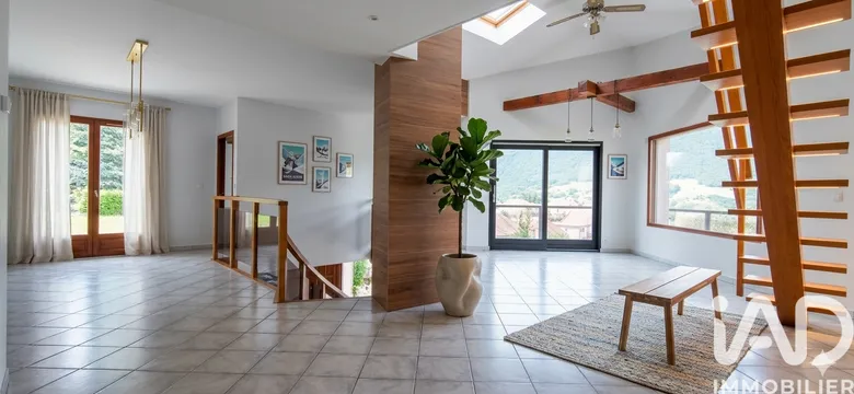 Maison 6 pièces 152 m² · à Saint-Georges-de-Commiers · 152 m² · 435 000 €