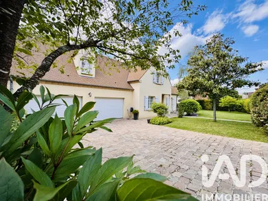 House in Bazoches-sur-Guyonne (78490)