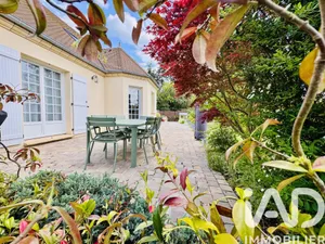 House in Bazoches-sur-Guyonne (78490)