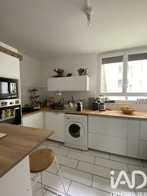 Apartment in Avon (77210)