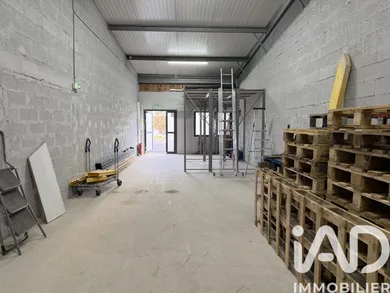 Commercial walls in Pontoise (95300)