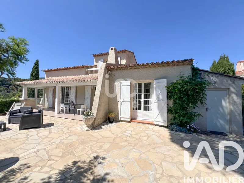Maison 7 pièces de 181 m² aux Issambres avec vue mer