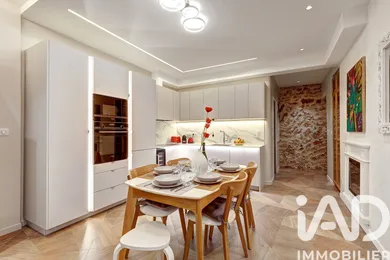 Apartment in Paris (75020)